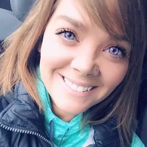 Meet your Posher, Delina